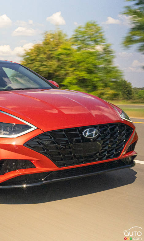 Chicago 2020: Hyundai debuts the 2020 Sonata Hybrid... but confirms there won't be a plug-in version